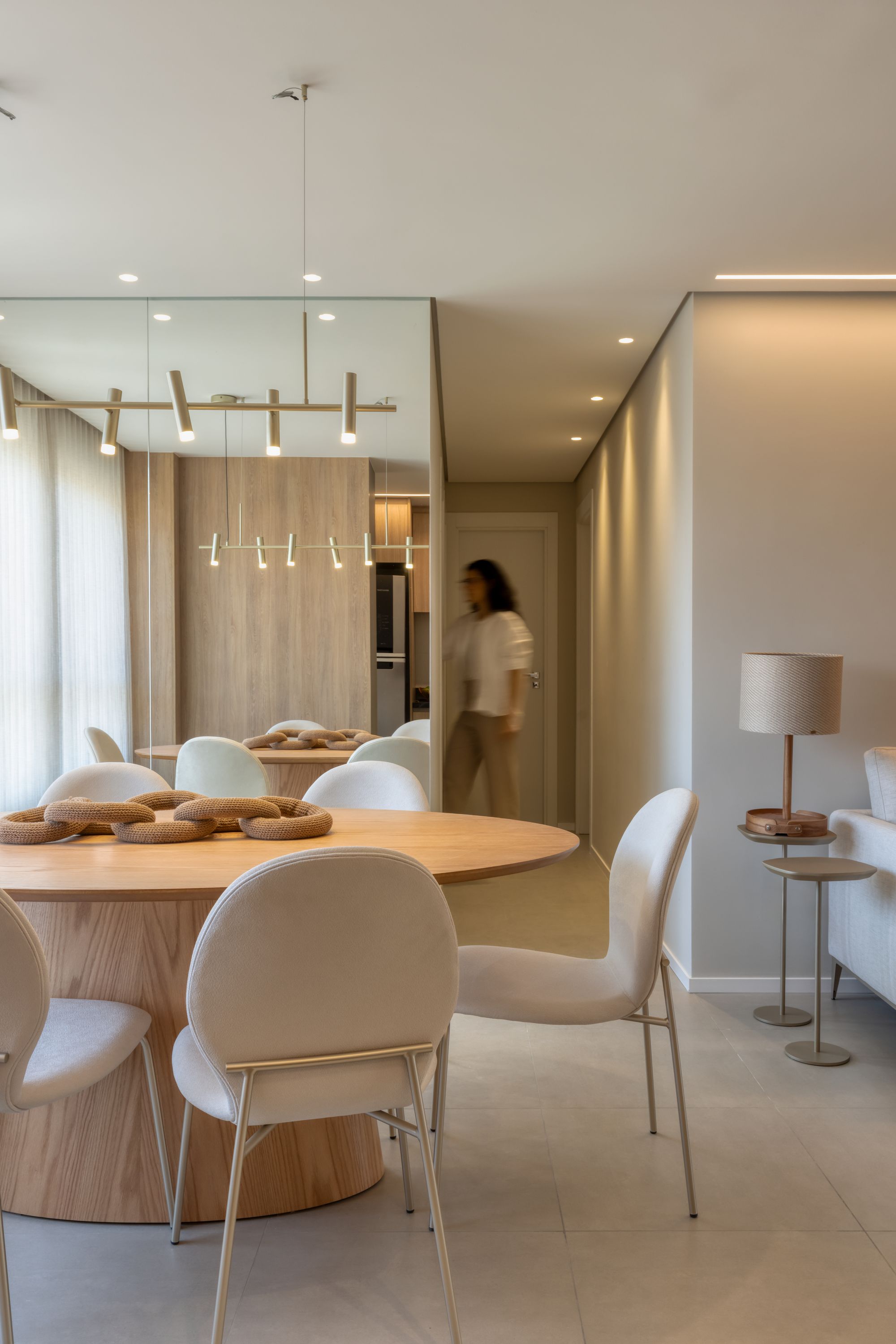 Sala de jantar de apartamento decorado